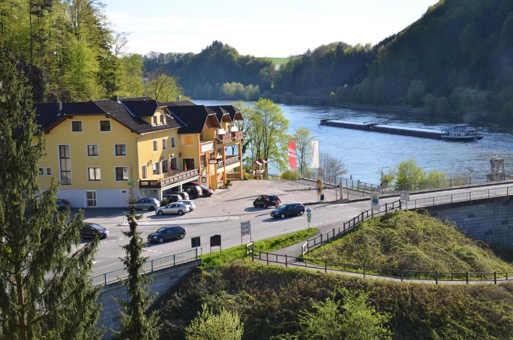 Gasthof Zur Donaubruecke Ardagger Markt Ngoại thất bức ảnh