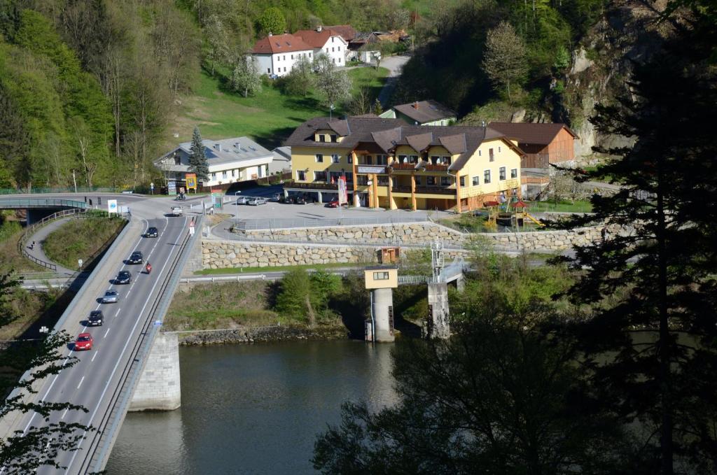 Gasthof Zur Donaubruecke Ardagger Markt Ngoại thất bức ảnh